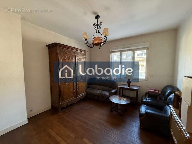 Au coeur de Mortain, appartement en duplex de 90m2 (possibilité de faire 2 logements). - photo 3