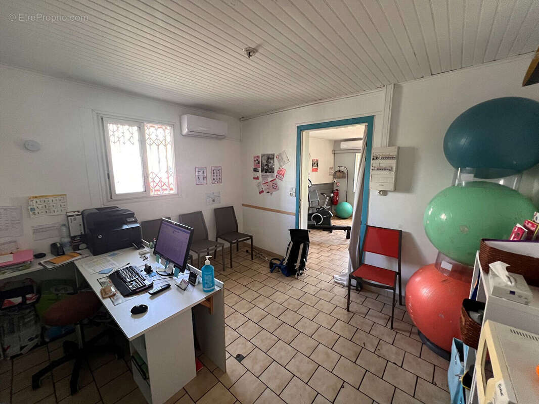 Commerce à SAINT-PIERRE