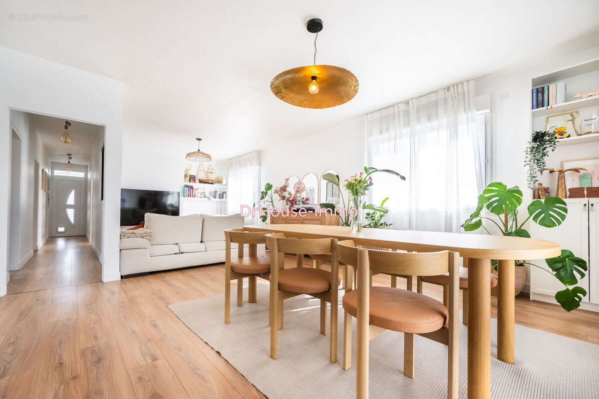 Appartement à BRUGUIERES