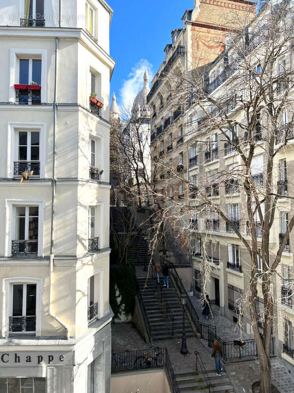Appartement à PARIS-18E