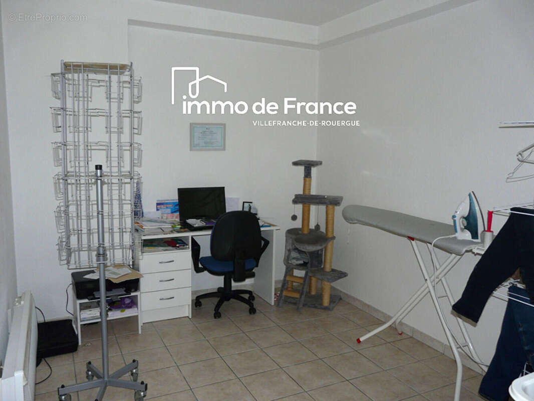 Appartement loué Villefranche De Rouergue 2 pièces, 78 m² avec jardin, garage et parking - photo 8