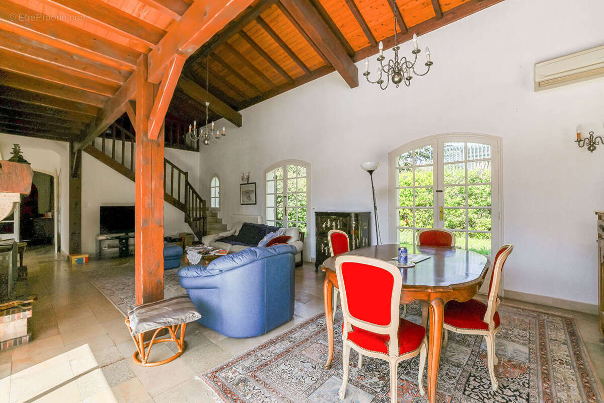 Maison à ARTIGUES-PRES-BORDEAUX