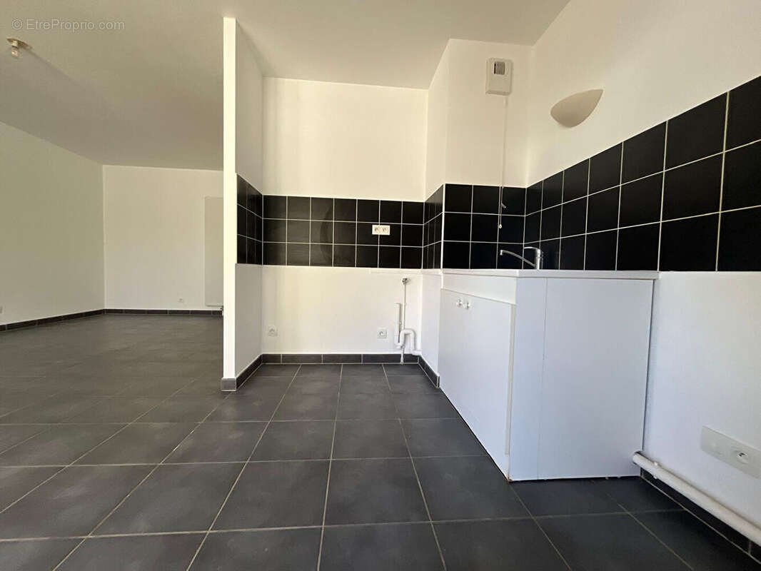 Appartement à MISEREY-SALINES