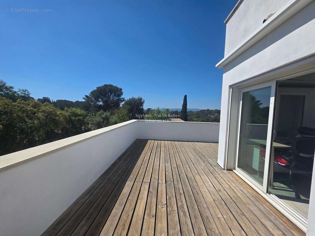 Maison à FREJUS