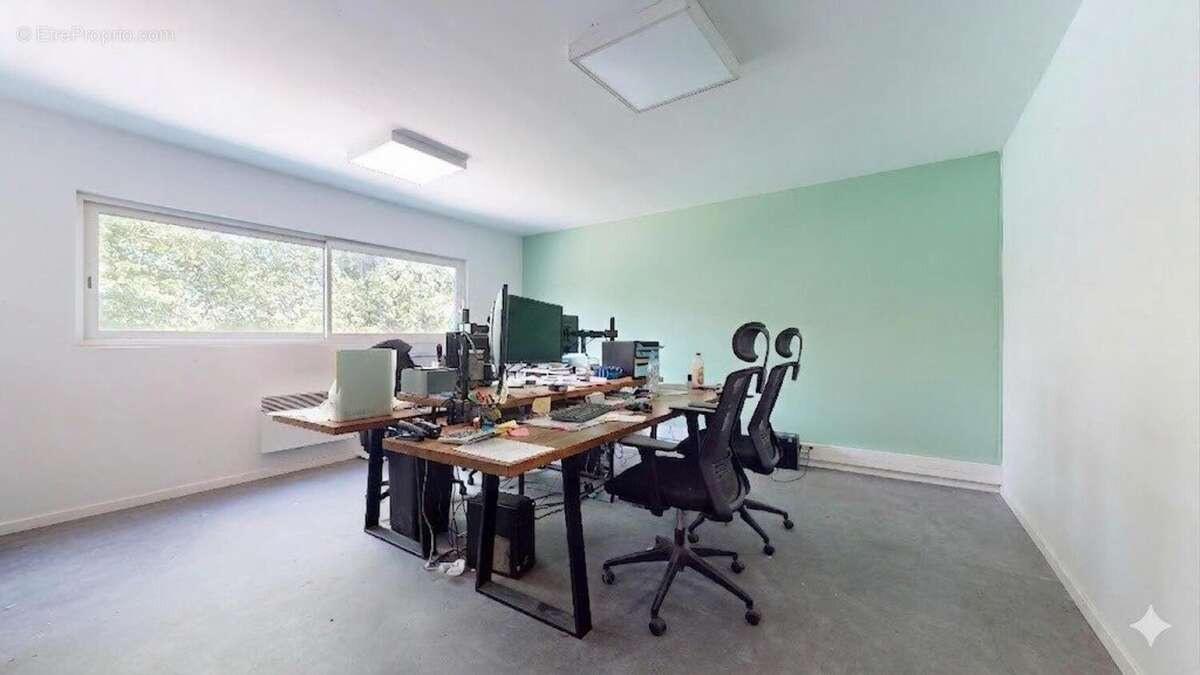 Photo 8 - Commerce à SAINT-JEAN-D'ILLAC