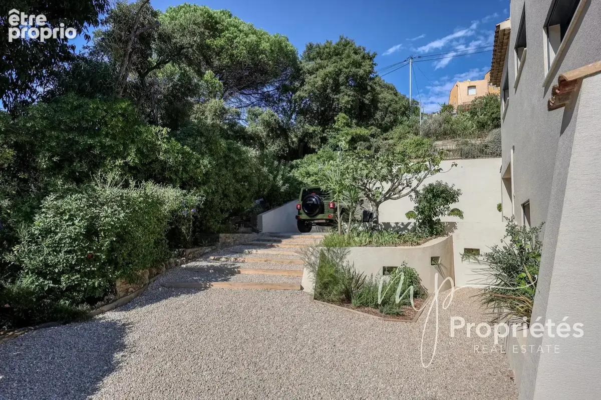 À VENDRE – Cavalaire-sur-Mer – Villa contemporaine avec vue mer 4 suites et prestations haut de gamme - photo 47