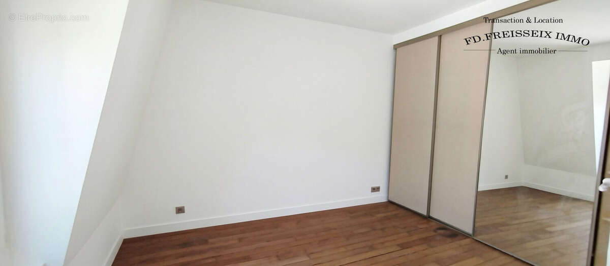 Chambre vue 2 - Appartement à PARIS-14E