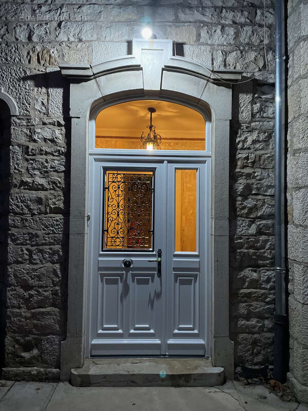 Maison à SAINT-DIDIER-SUR-CHALARONNE