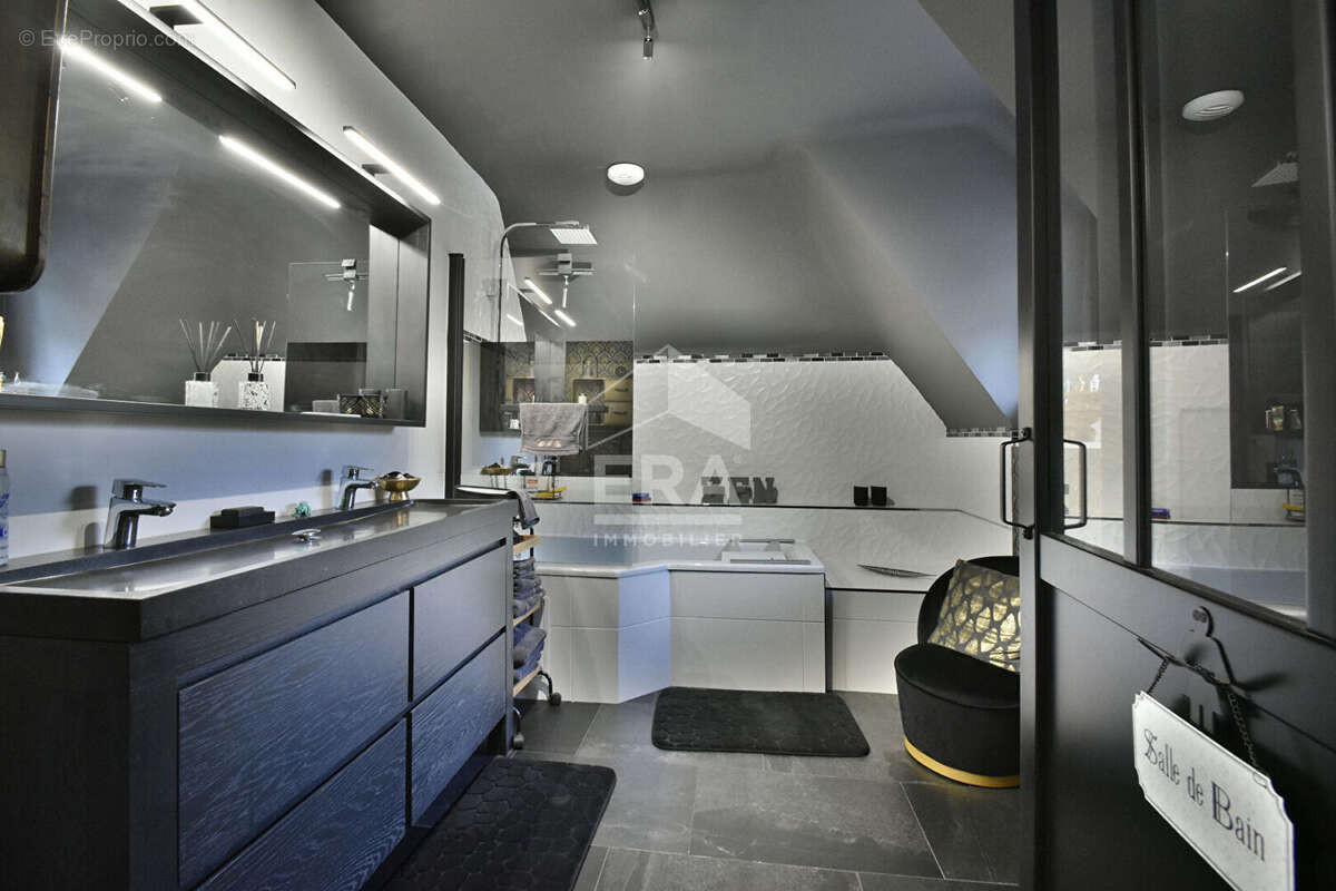 Maison à SAINT-REMY-L'HONORE