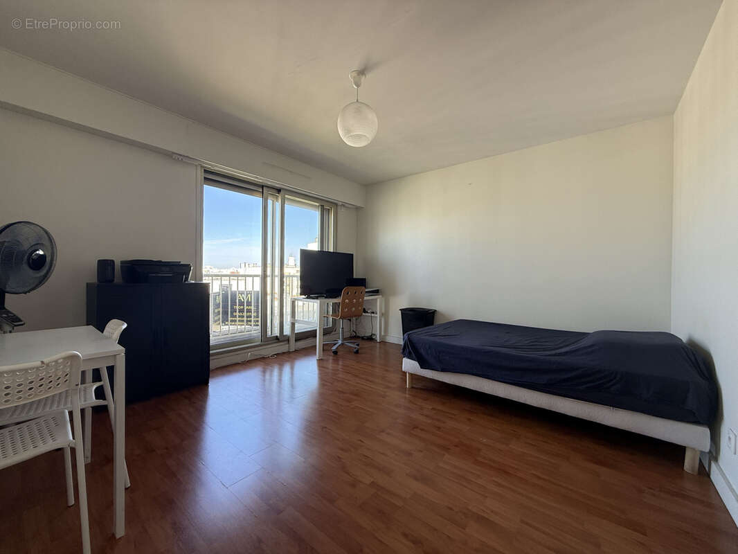 Appartement à PARIS-14E