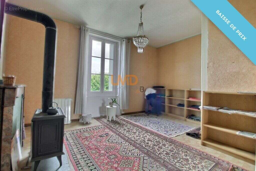 Maison à SAINT-JEAN-D&#039;ANGELY