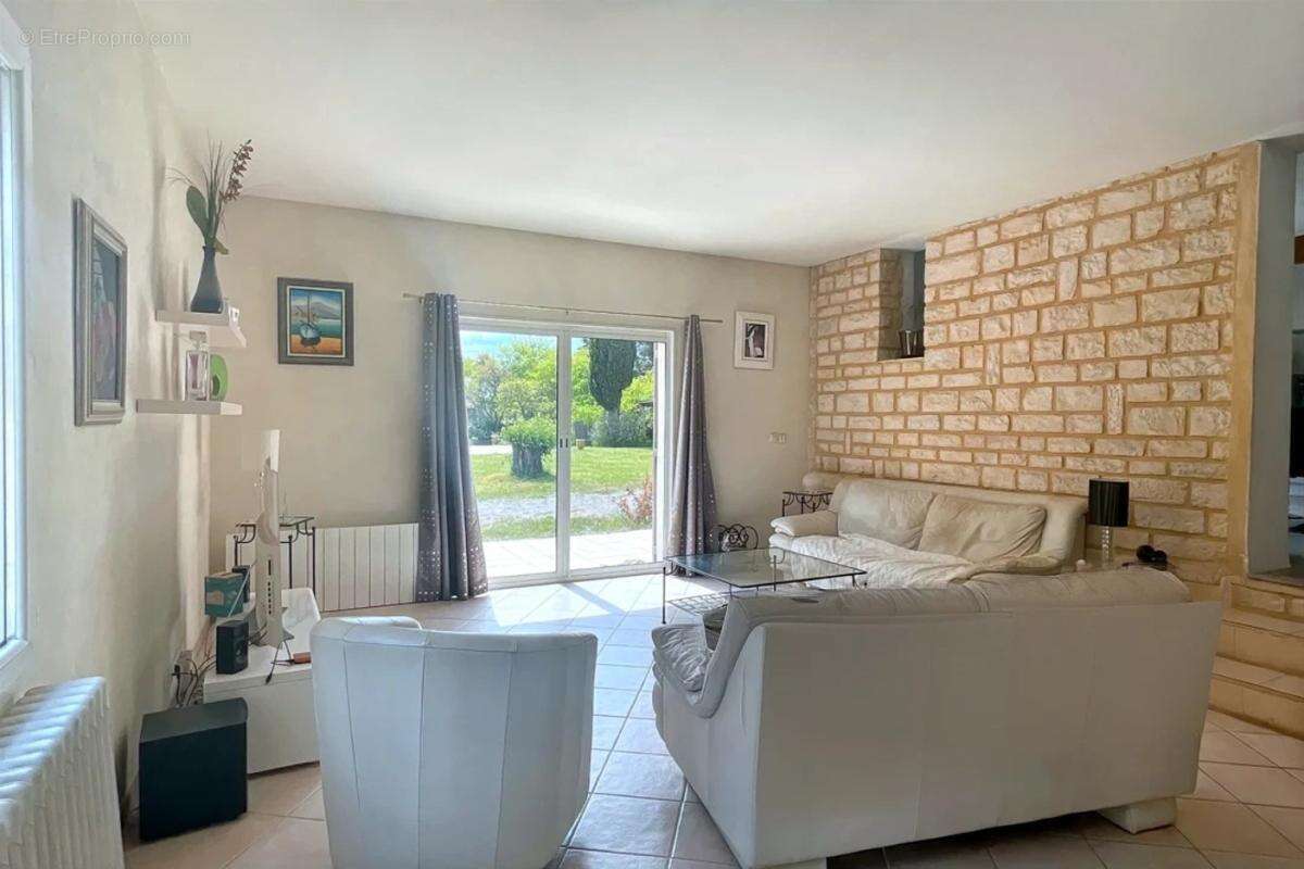 Maison 180 m² à Tavel  - photo 4