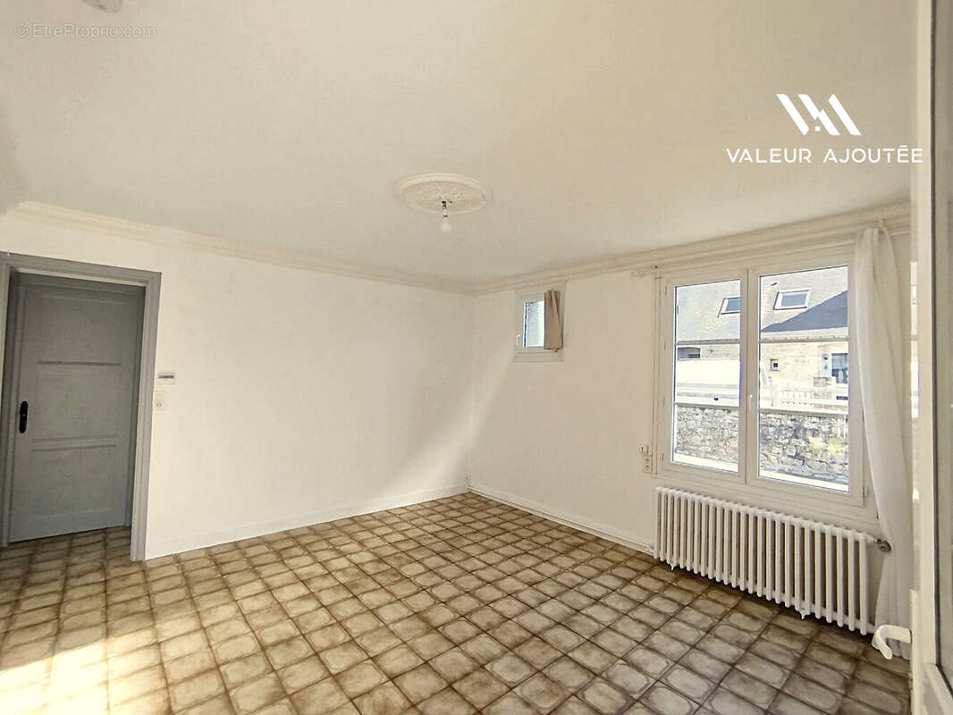 Séjour - Maison à VALOGNES