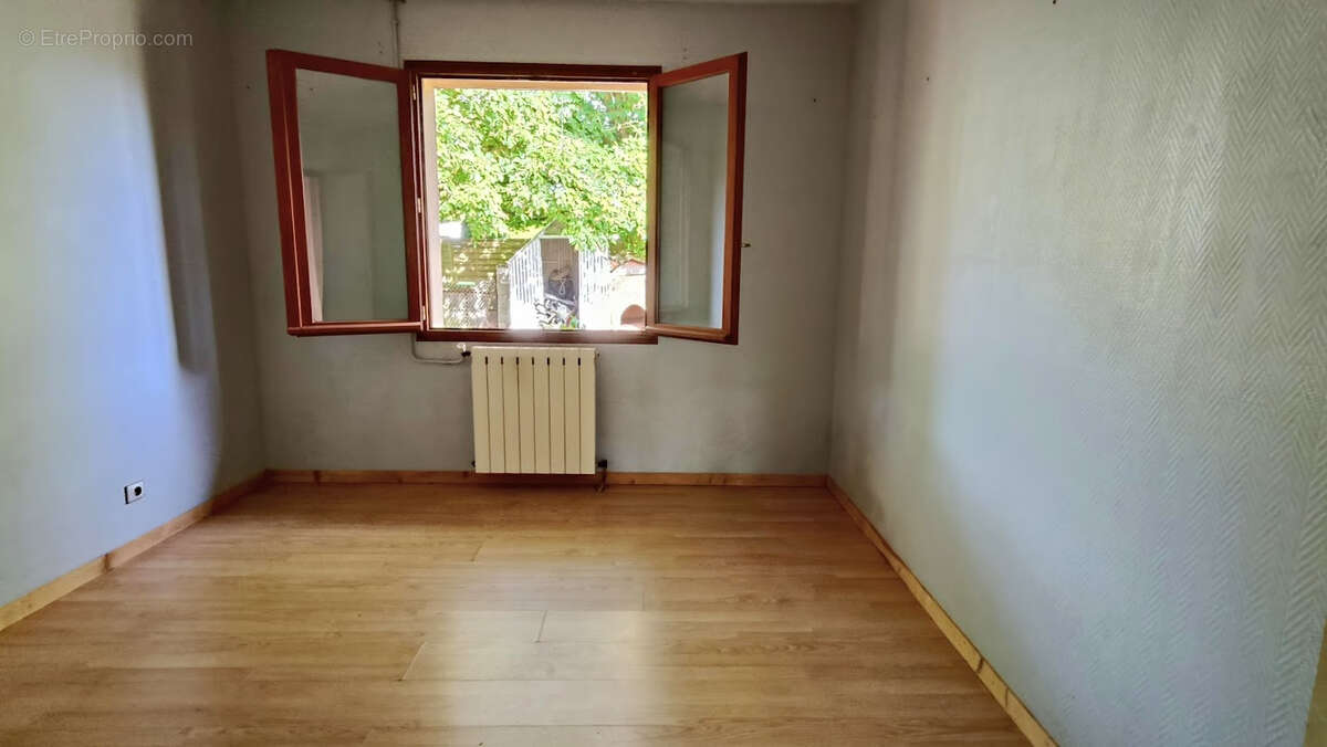 Maison à SAINT-CHRISTOLY-DE-BLAYE