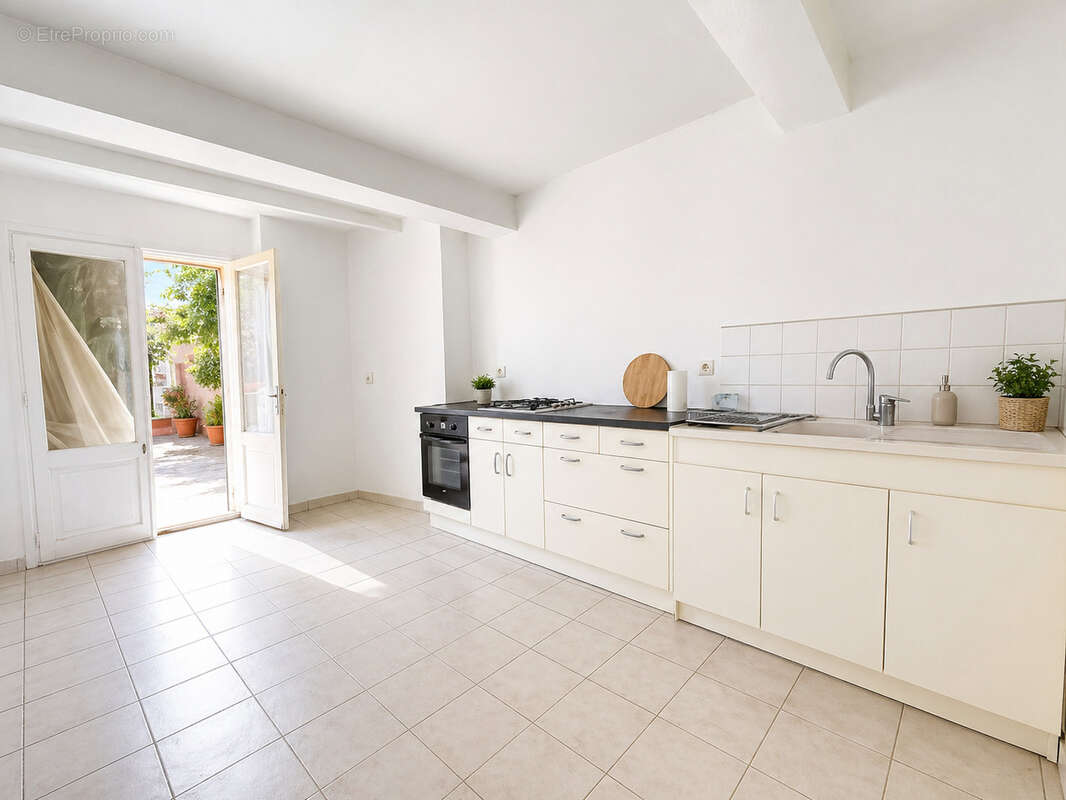 Maison à AZILLE