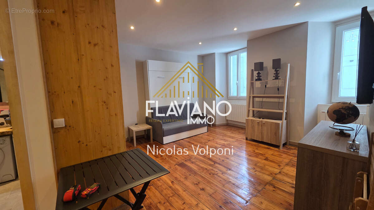 Local Commercial et appartement - photo 7