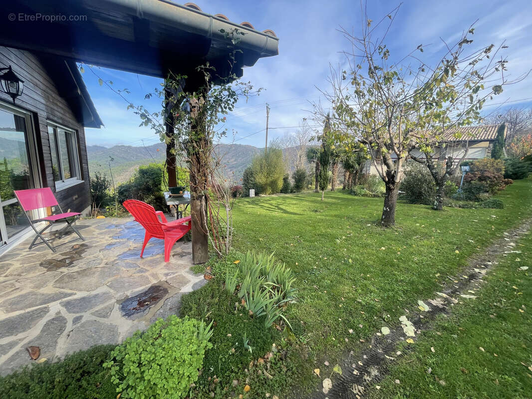 Propriété avec 2 habitations sur 4623 m2 de terrain avec piscine - photo 7