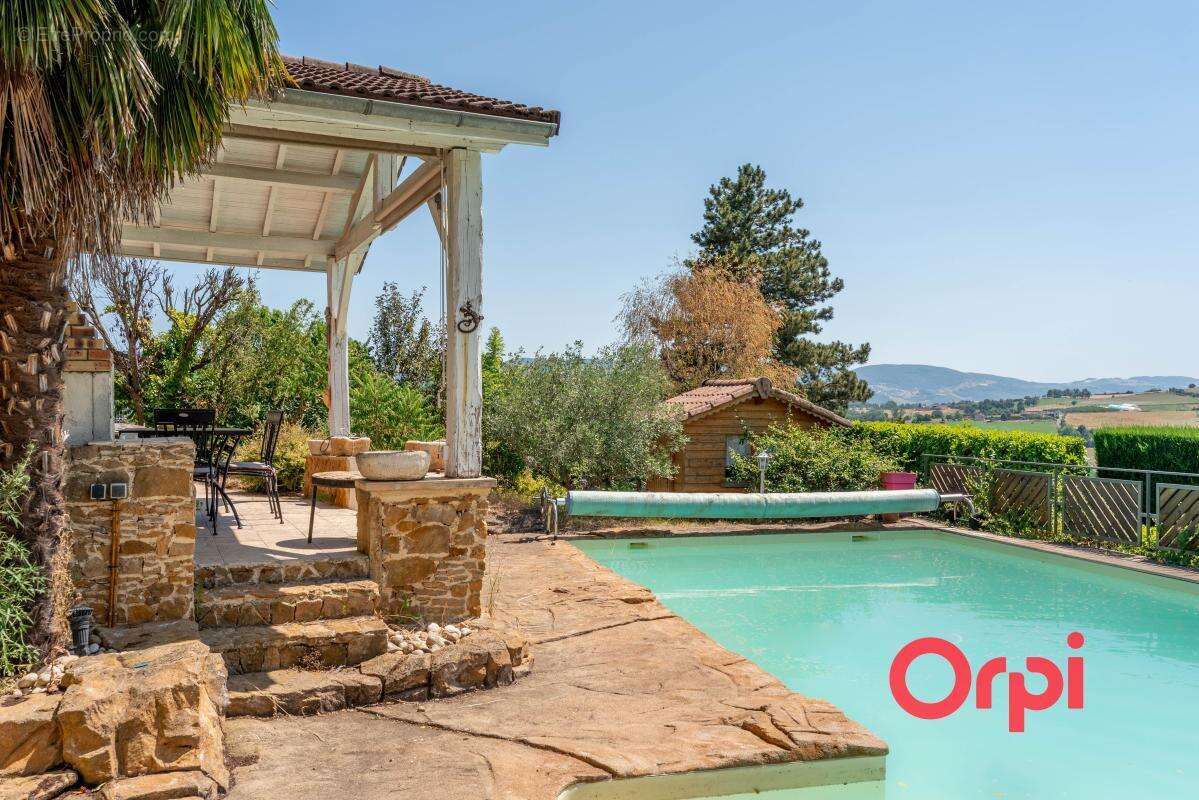 Maison familiale de 131 m² avec piscine, bureau et sous-sol complet - photo 4