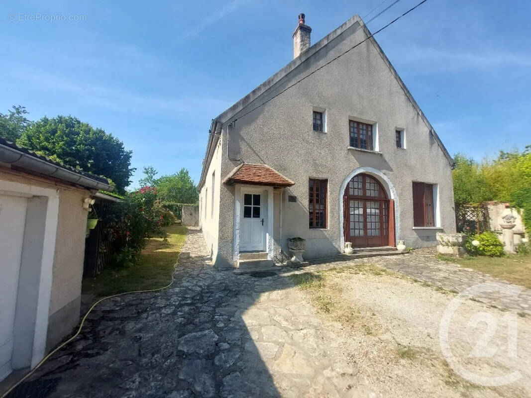 Maison à LUCY-SUR-YONNE