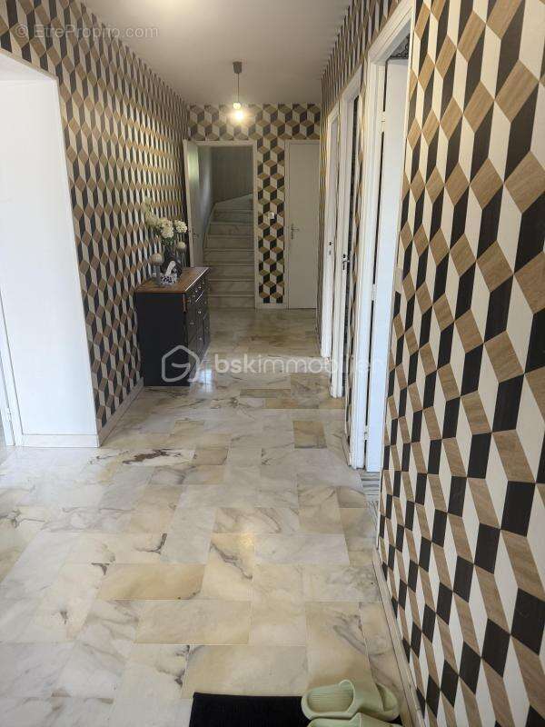 Maison à VIVIER-AU-COURT