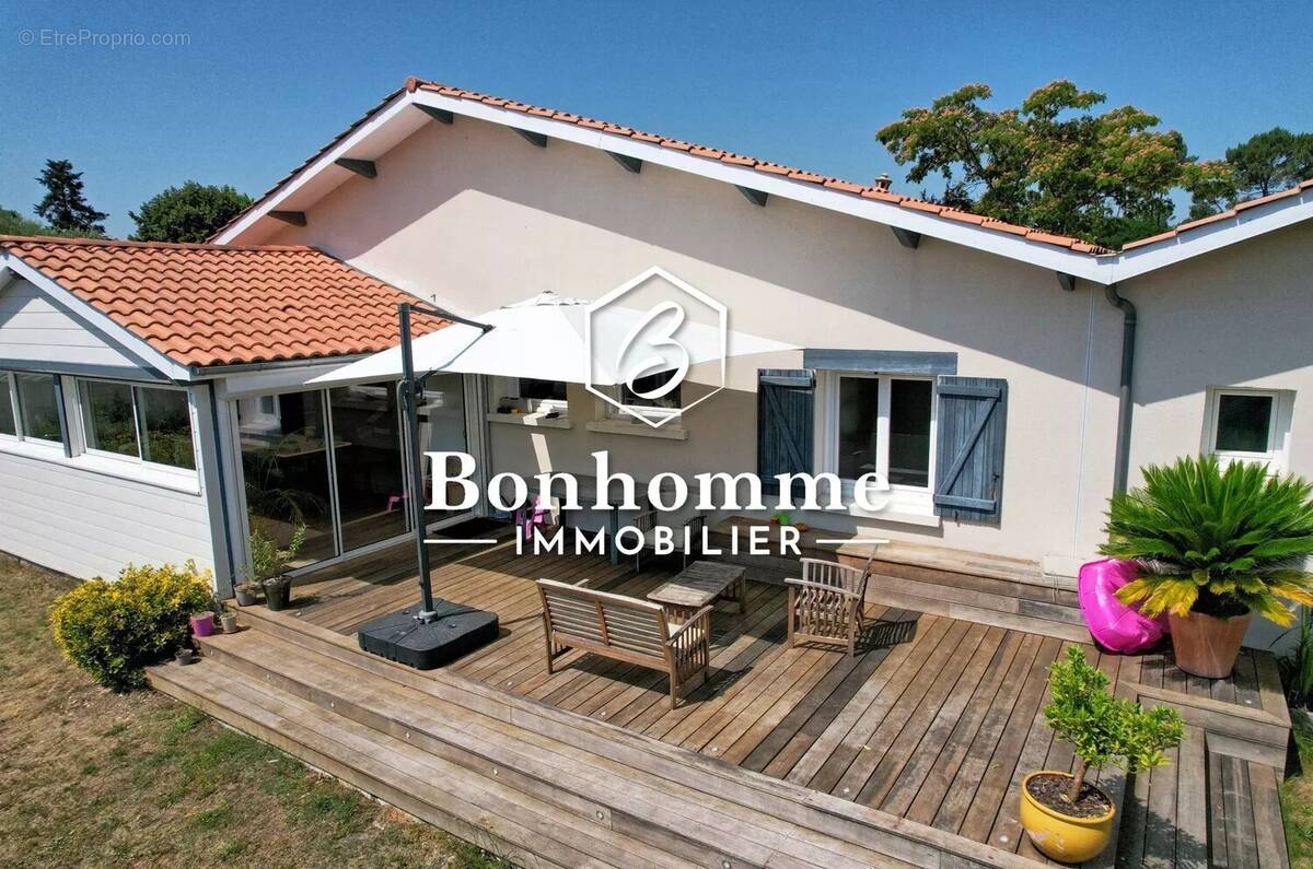 Maison à SAINT-MEDARD-D&#039;EYRANS