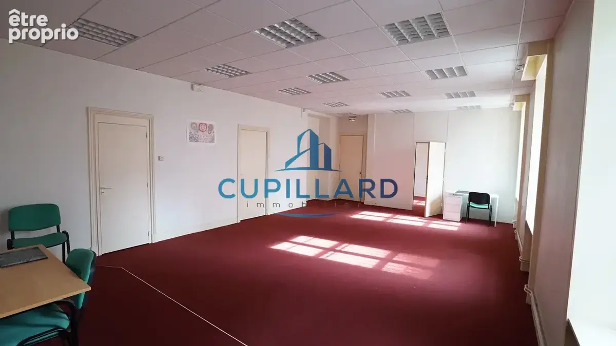 ROANNE - Appartement à rénover - photo 10