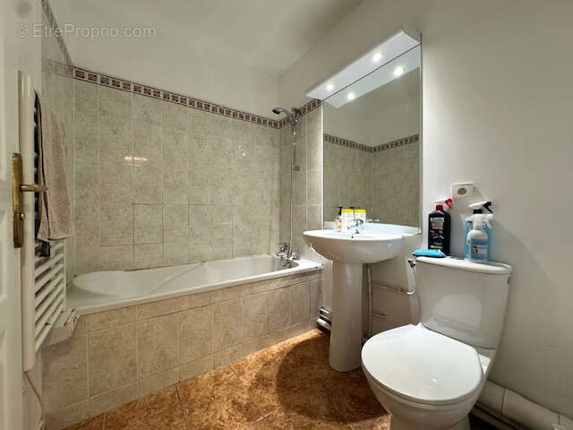 Appartement à COURBEVOIE