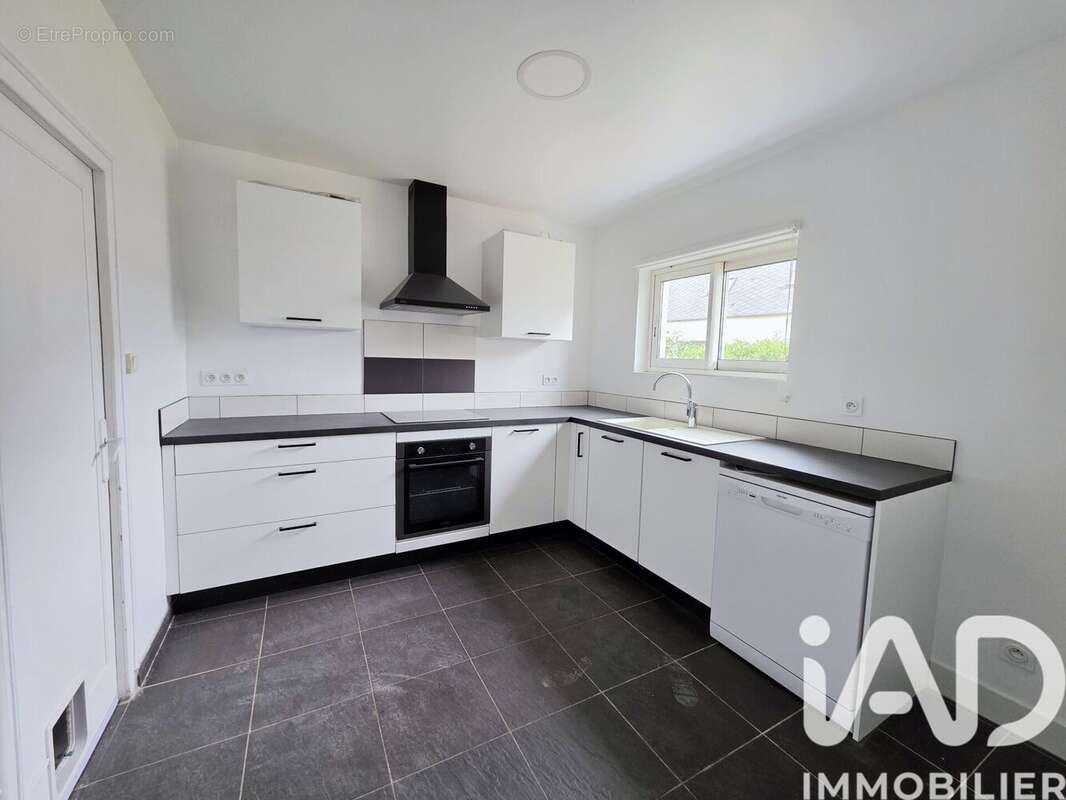 Maison 95 m² à Umpeau  - photo 7