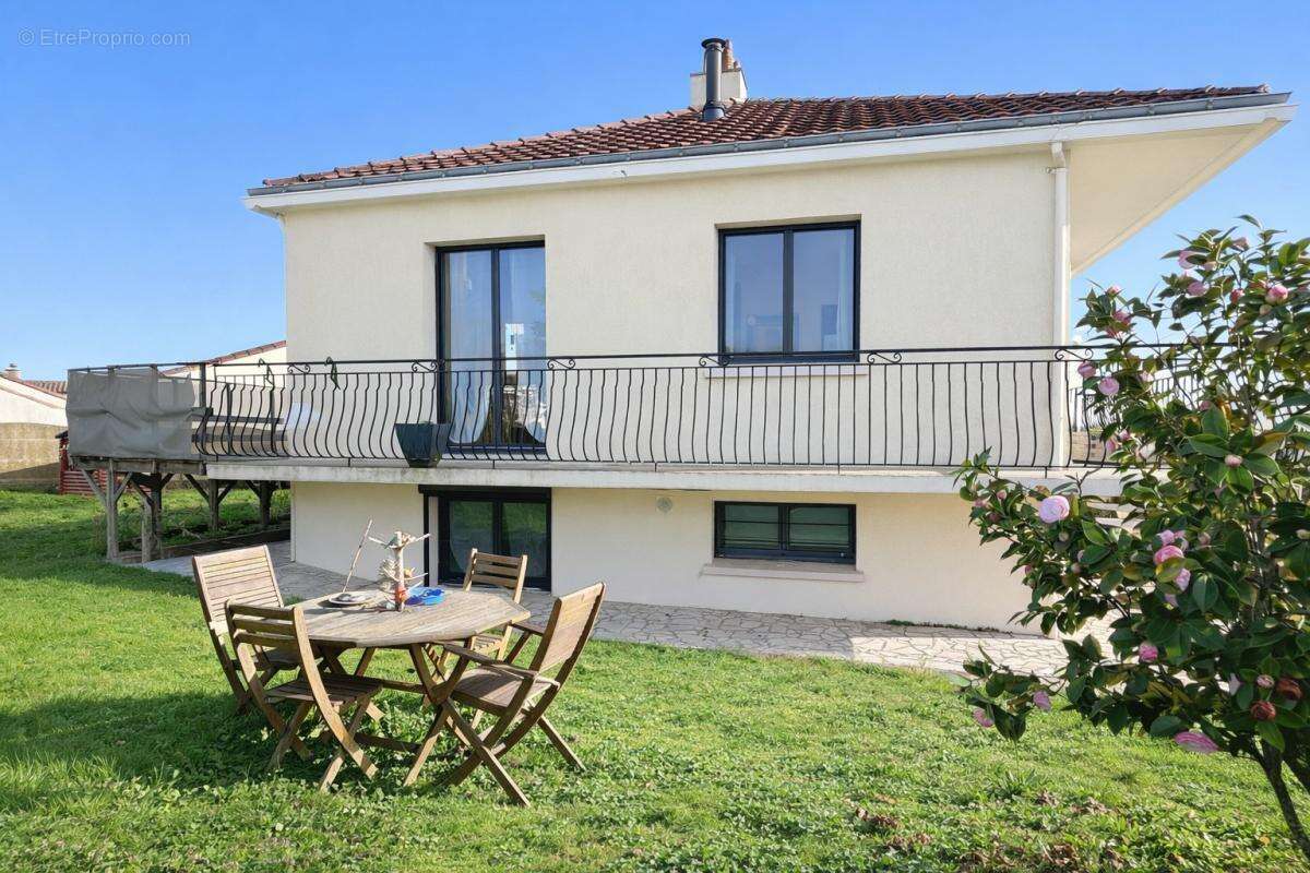 Maison à LA HAIE-FOUASSIERE