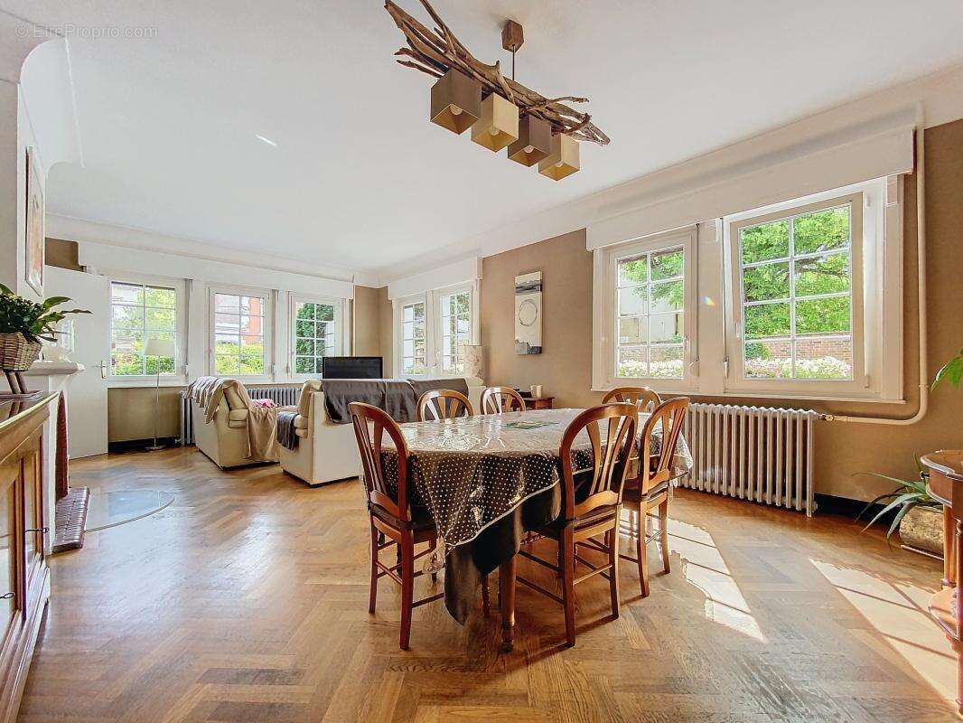 Maison à LA CHAPELLE-D&#039;ARMENTIERES