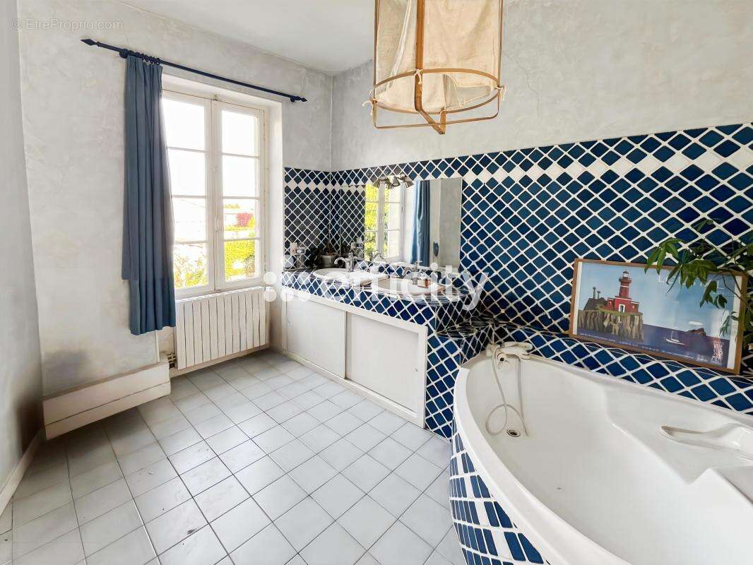 Maison à CHASSORS