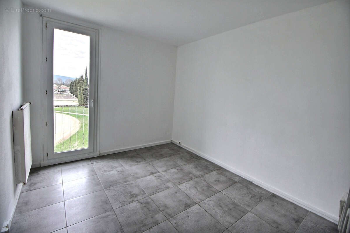 Appartement à PIERRELATTE