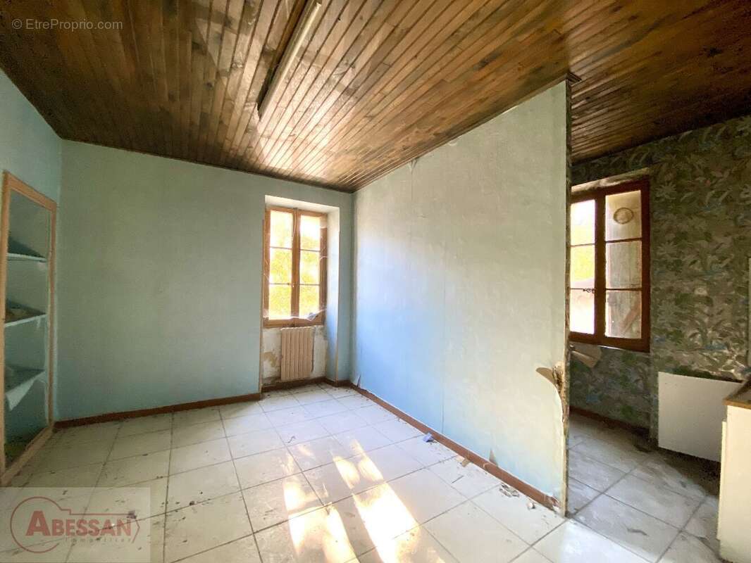 Maison 300 m² à La Grand-Combe  - photo 12
