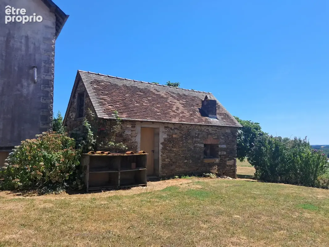 Bel ensemble immobilier avec 1,45 ha à saint-cyr-les-champagnes - photo 9