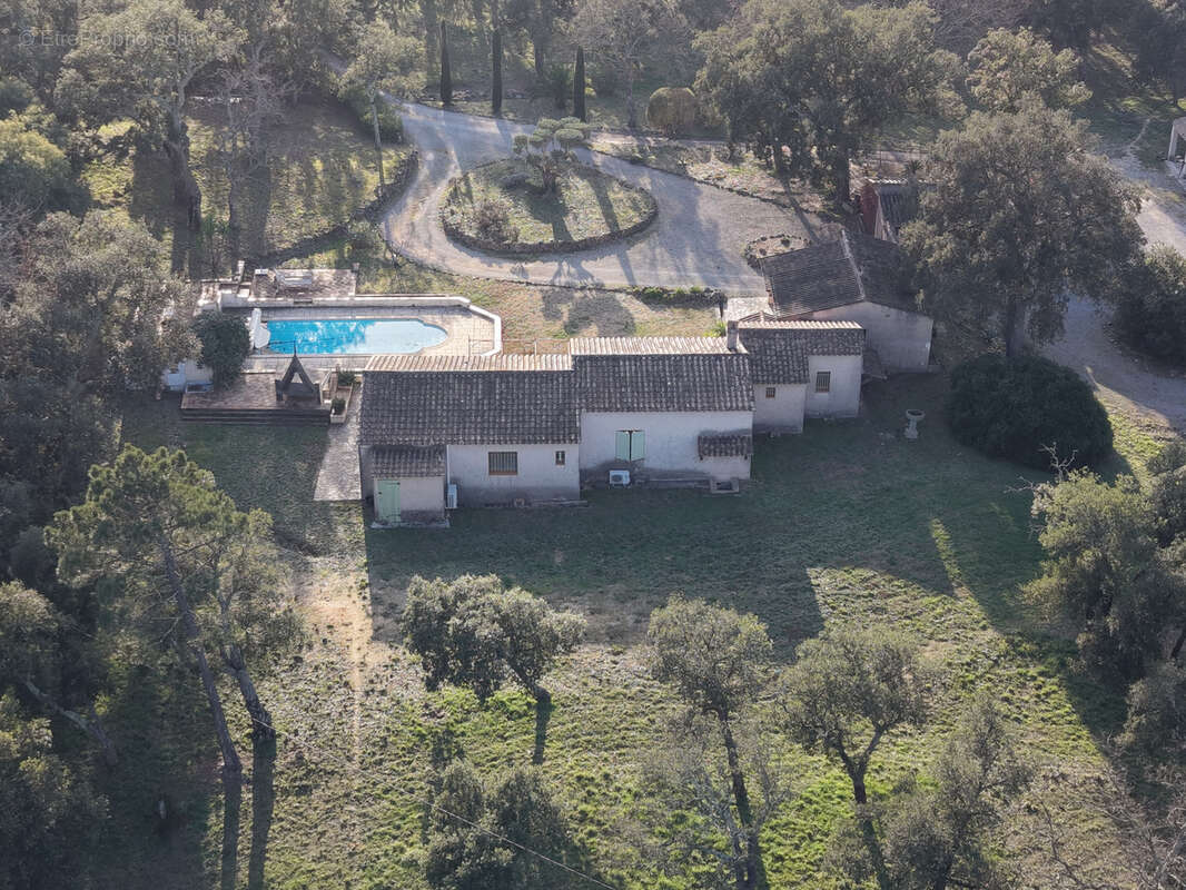 Maison à PLAN-DE-LA-TOUR