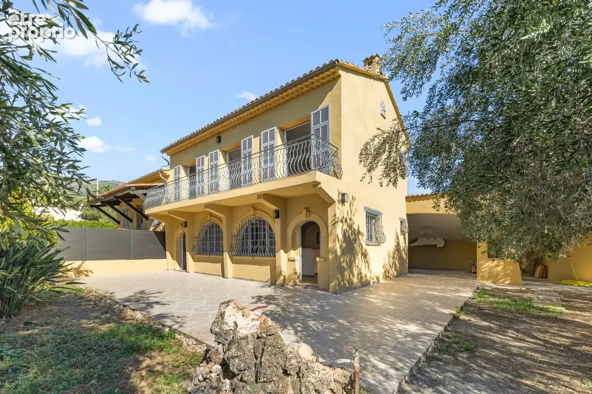 Maison à CARROS