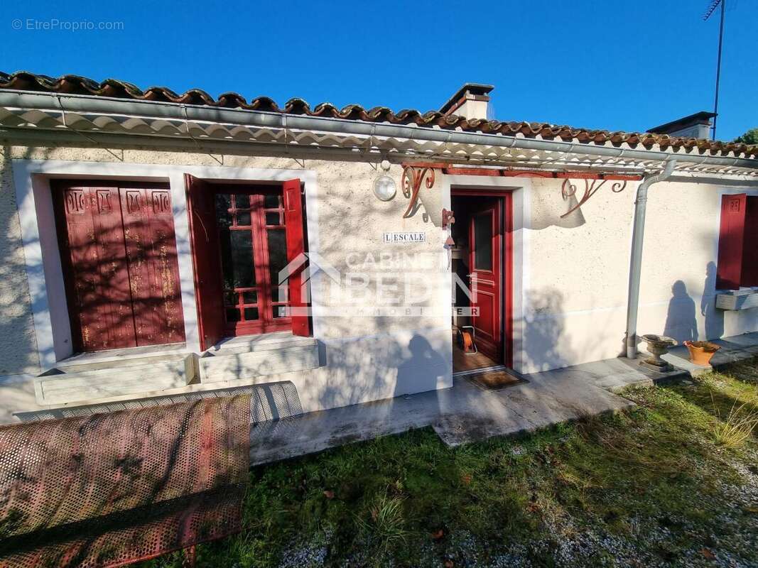 Maison à SAINT-MORILLON