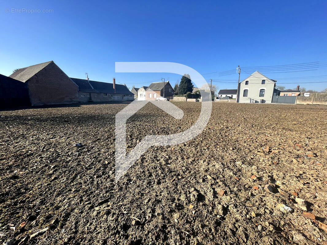 Terrain à LE CATEAU-CAMBRESIS