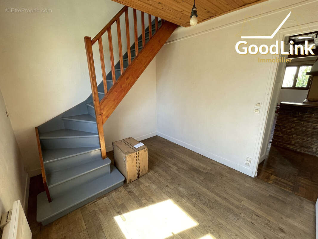 Maison à SAINT-FARGEAU-PONTHIERRY