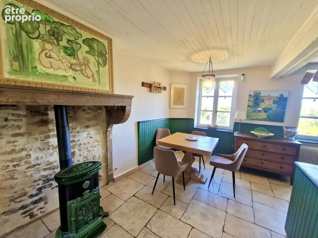 Propriété dans le Beaujolais les Pierres Dorées avec piscine et grande dépendance - photo 2