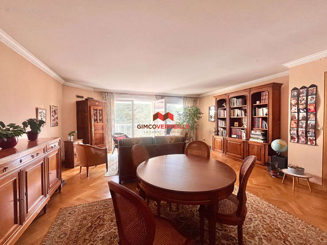 Appartement à LA CELLE-SAINT-CLOUD