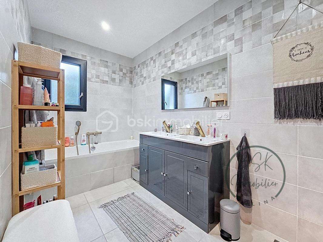 Maison à COLOMBIERS