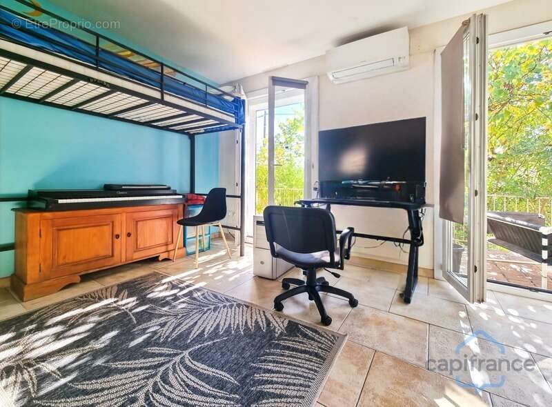 Maison à SAINT-BAUZILLE-DE-MONTMEL