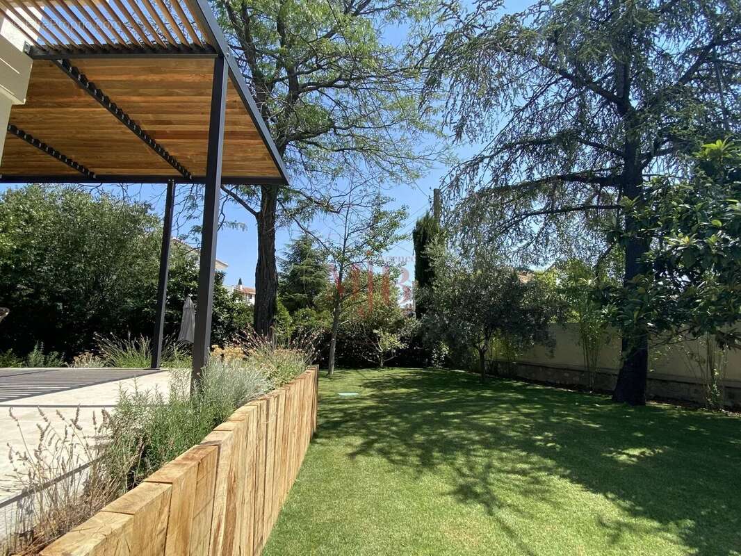 Aix ville a pied  -toutes commodites - photo 31