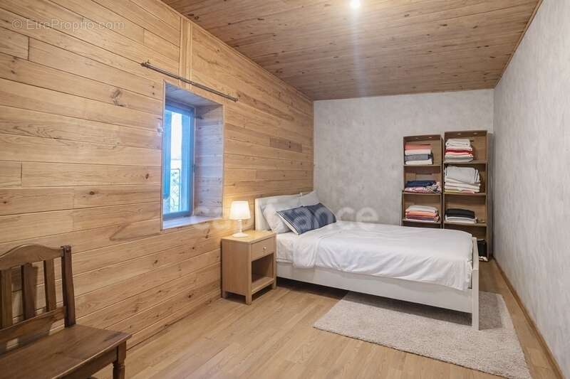 Dpt Drôme (26), à vendre proche de LA TOUCHE maison en pierre P5 mitoyenne, d'environ 110 m² habitables avec cour - photo 11