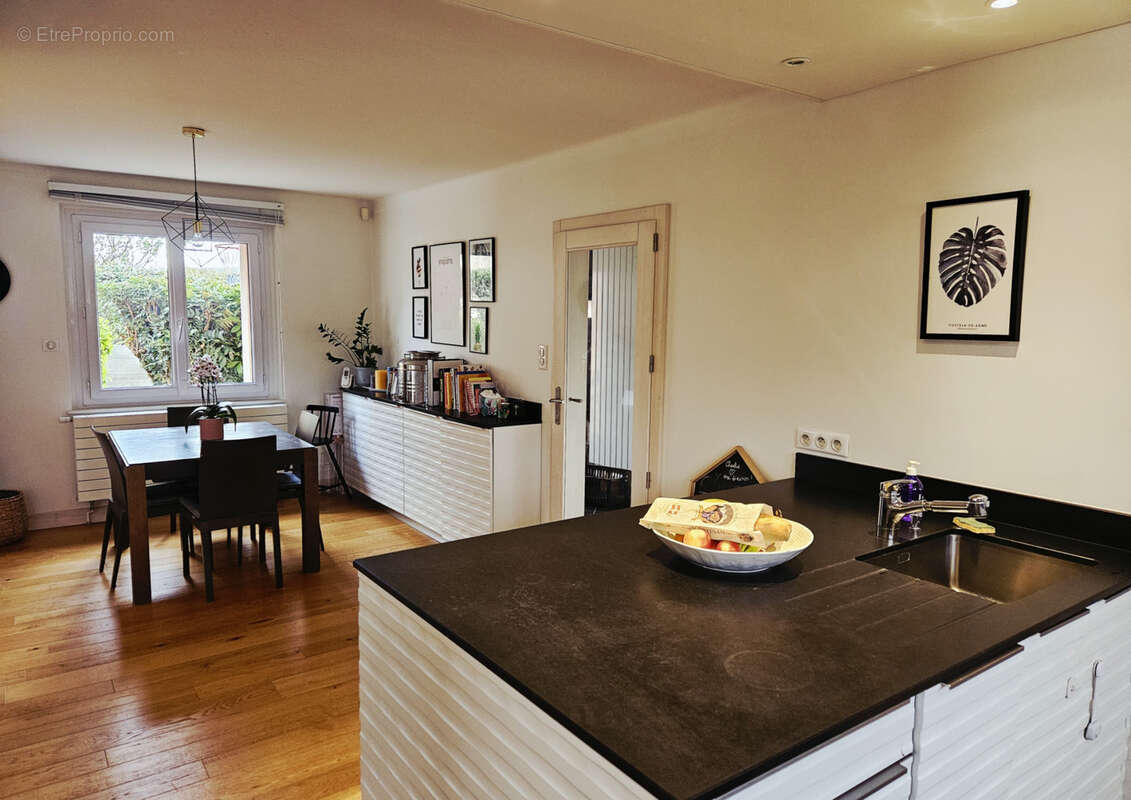 Maison à VETRAZ-MONTHOUX