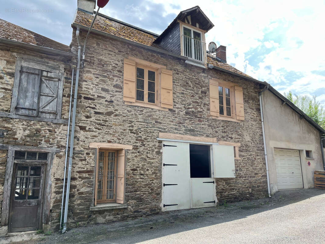 Maison à COUSSAC-BONNEVAL