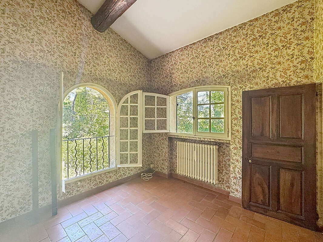 Maison Aix En Provence 7 pièce(s) 165 m2 sur une parcelle de 2500 m2 - photo 8