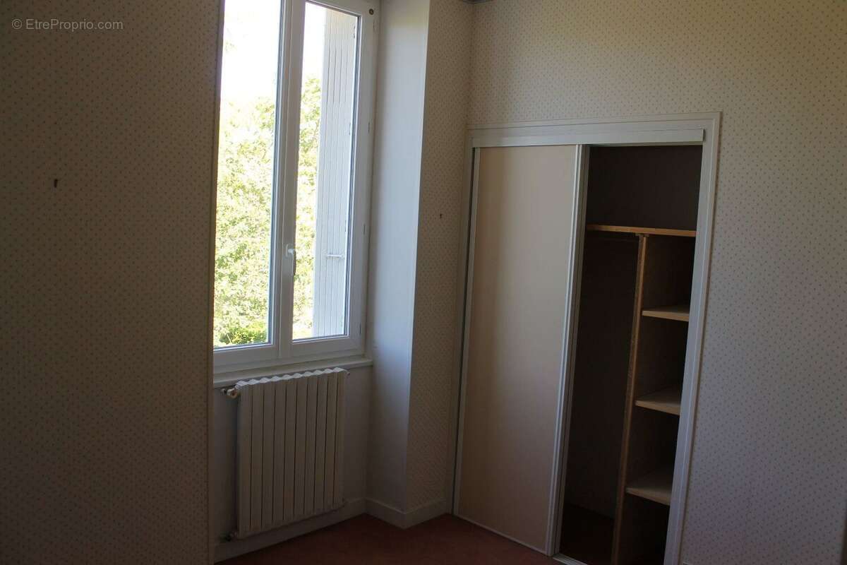 Maison à SAINT-PIERRE-DE-MAILLE