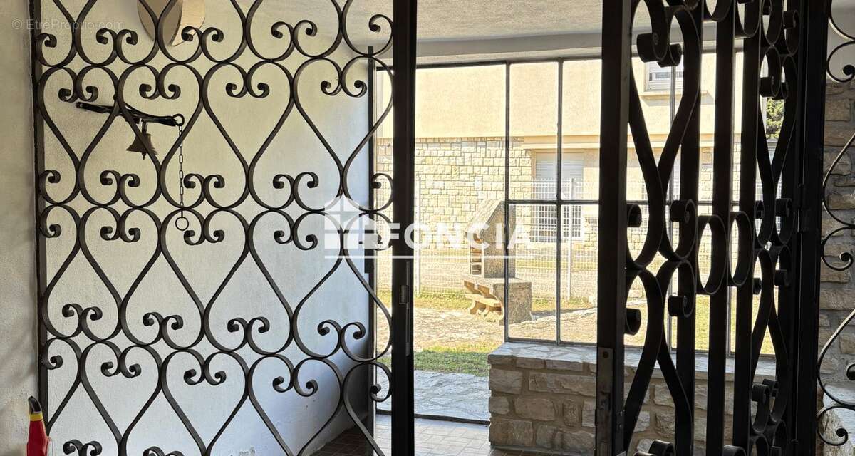 Bagnols-sur-Cèze - Villa 4 pièces avec garage sur 600m2 de terrain - photo 4